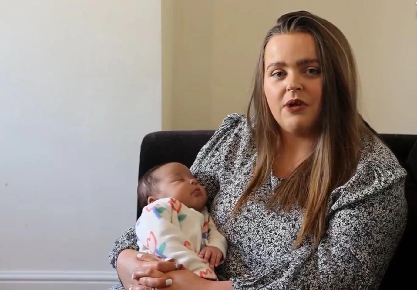 Žena koja je “umrla” od srčanog udara probudila se 14 minuta kasnije sa bebom